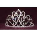 Pequeña tiara de diamantes de imitación